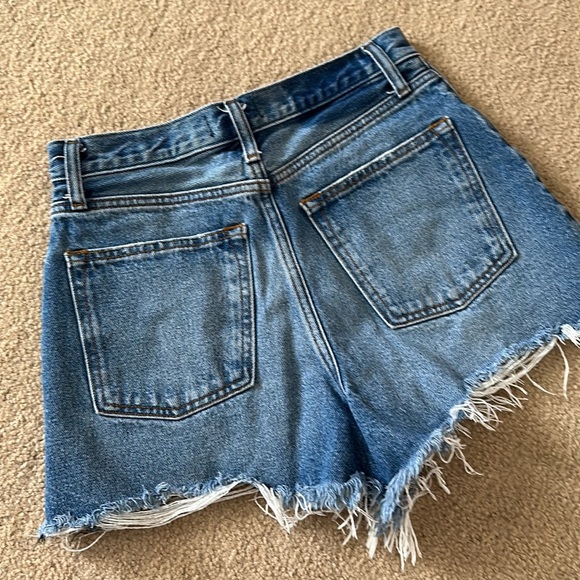 Abercrombie High Rise Short - Picture 2 of 4